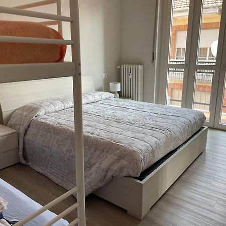 Suite De Rolandis Cin Itoo5Oo5C22Cdbezny Asti Exteriör bild