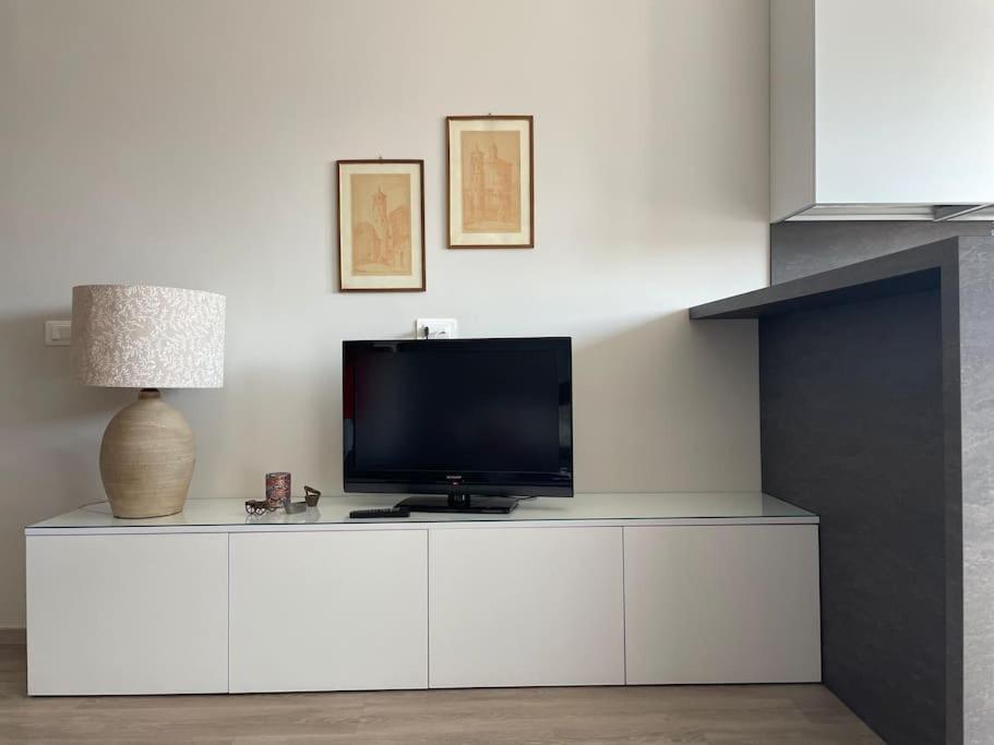 Suite De Rolandis Cin Itoo5Oo5C22Cdbezny Asti Exteriör bild