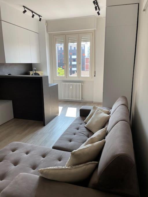 Suite De Rolandis Cin Itoo5Oo5C22Cdbezny Asti Exteriör bild